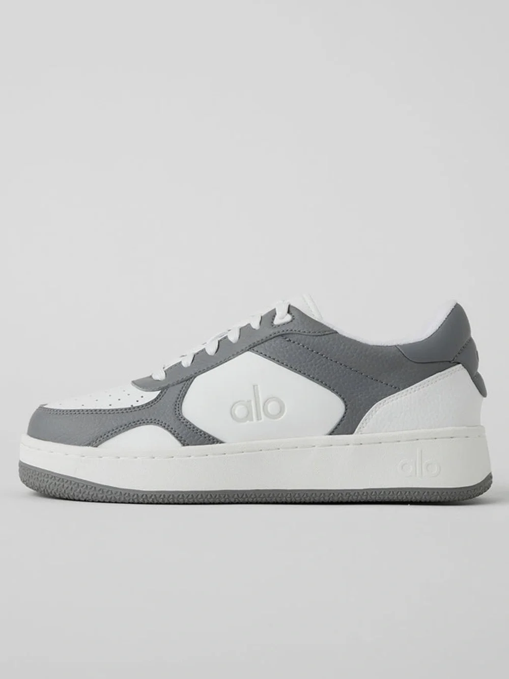 ALO Recovery Mode Sneaker in Grey / White - 8.5